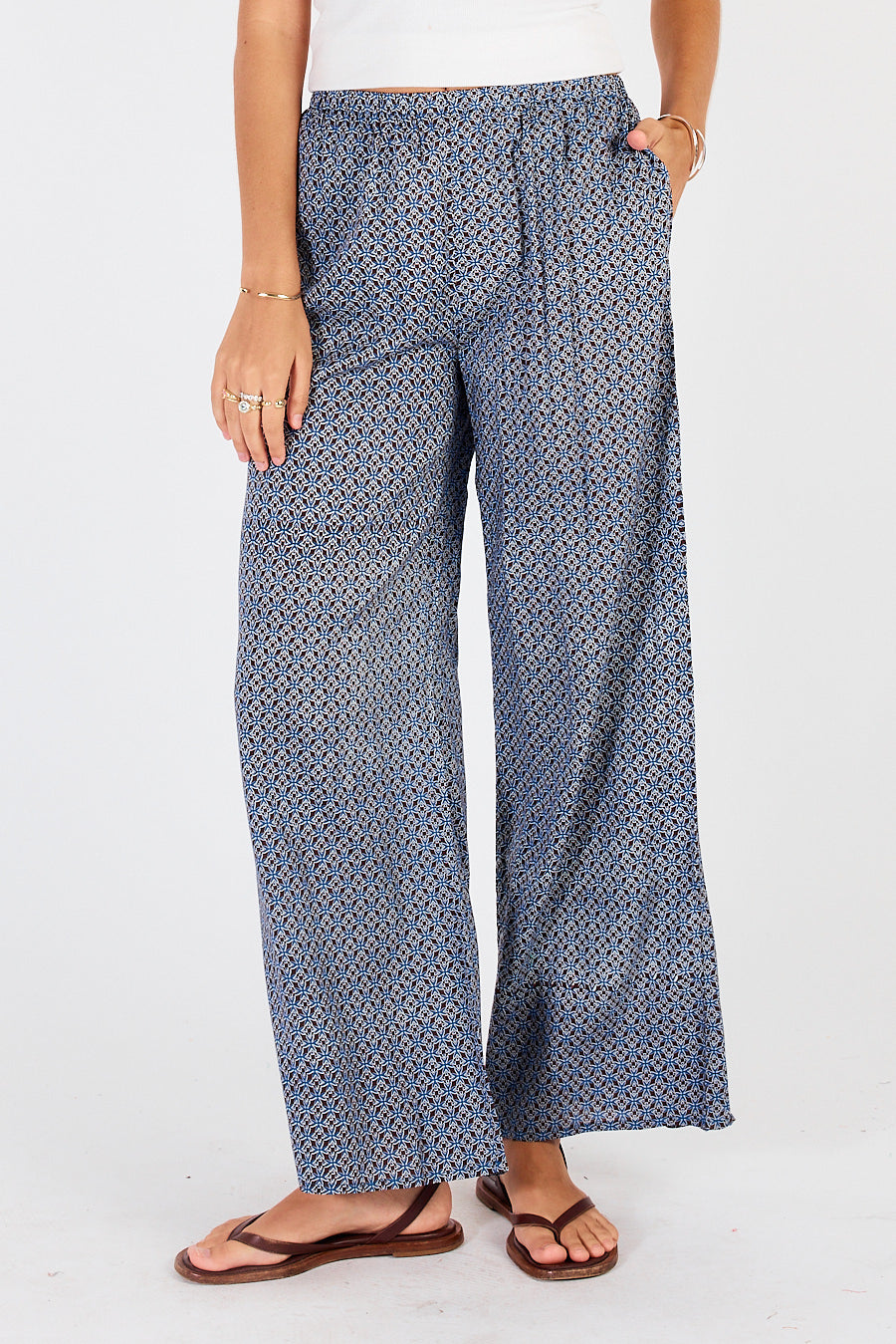 Aava Pant Navy